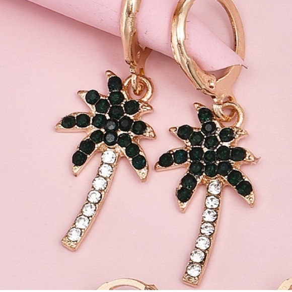 Palm tree 🌴 Earrings - Picture 4 of 6
